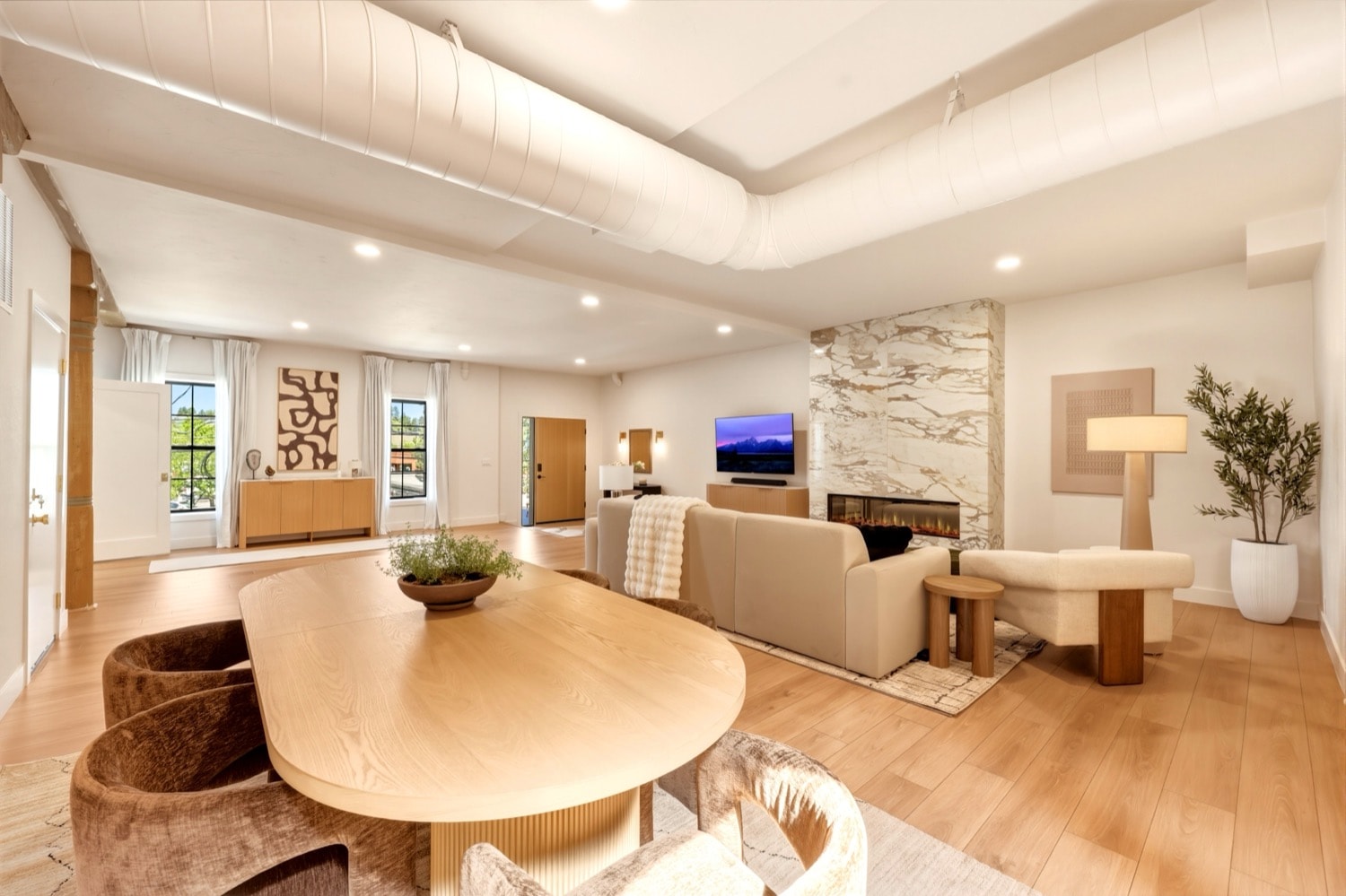 The Aspen at The Main Exchange — Dining Area